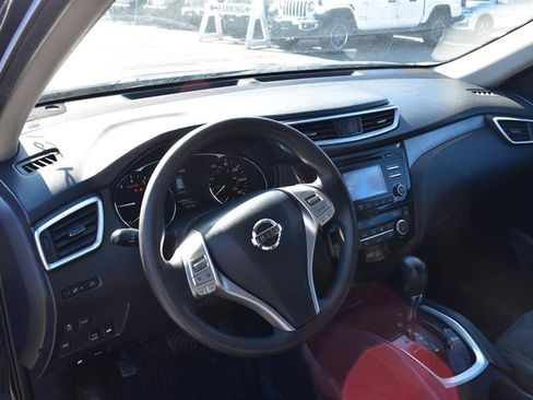 Used 2015 Nissan Rogue SV image 10