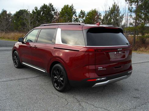 Used 2024 Kia Carnival SX image 3