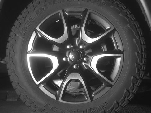 Used 2025 Jeep Compass Trailhawk image 15