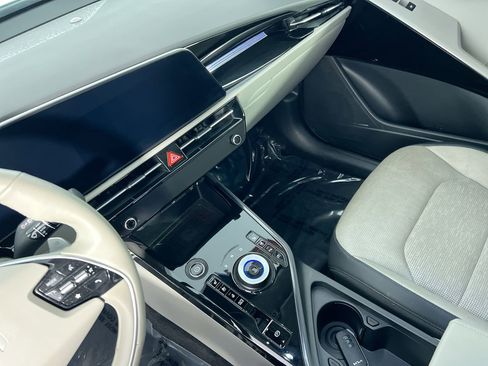 Certified 2023 Kia Niro Wave image 20