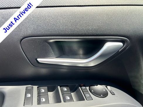 Used 2025 Hyundai Santa Cruz SEL FWD image 12