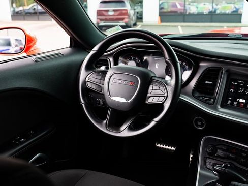 Used 2021 Dodge Challenger R/T w/ Driver Convenience Group image 10