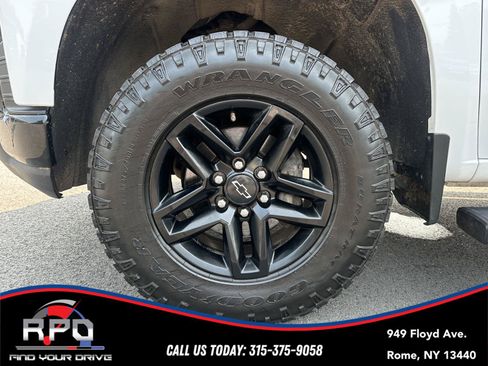 Used 2021 Chevrolet Silverado 1500 LT Trail Boss w/ Bed Protection Package AWD/4WD image 10