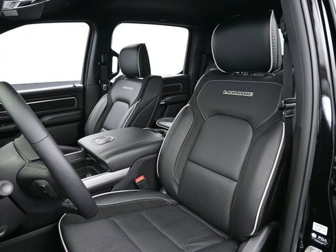 Used 2025 RAM 1500 Laramie w/ Night Edition image 10