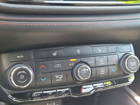 Used 2023 Dodge Durango GT image 21