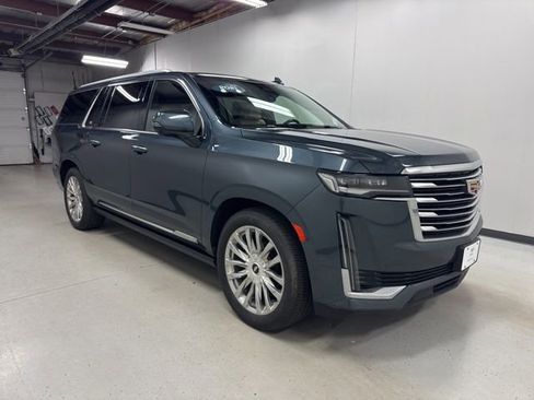 Certified 2021 Cadillac Escalade ESV Premium Luxury w/ Driver Assist Tech Package AWD/4WD image 3