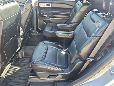 Used 2022 Ford Explorer ST w/ ST Street Pack image 27