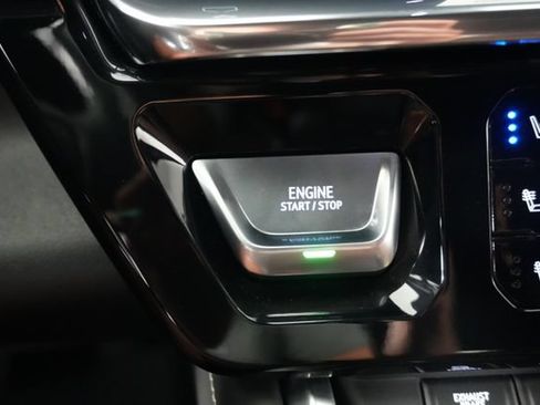 Used 2024 GMC Sierra 2500 Denali Ultimate AWD/4WD image 18