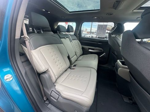Used 2025 Kia EV9 Wind image 22