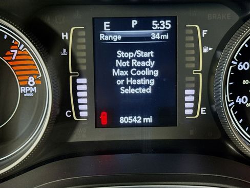 Used 2022 Jeep Cherokee Latitude AWD/4WD image 16