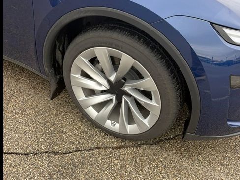 Used 2026 Tesla Model Y Long Range image 2