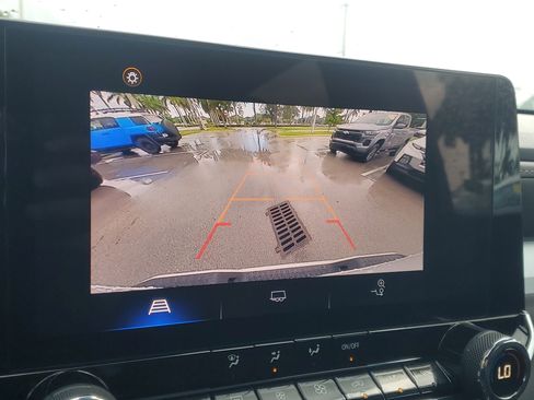 Used 2024 Chevrolet Colorado LT w/ LT Convenience Package image 26