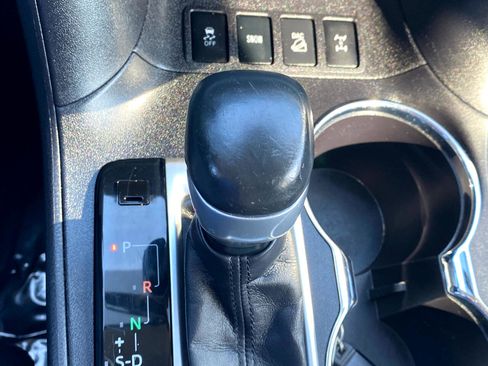 Used 2015 Toyota Highlander XLE image 21