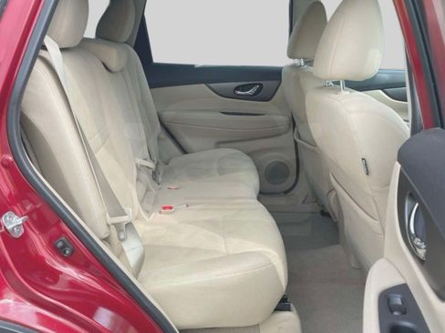 Used 2015 Nissan Rogue SV w/ SV Premium Package FWD image 2