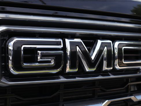 Used 2024 GMC Sierra 2500 AT4 w/ AT4 Premium Plus Package AWD/4WD image 41