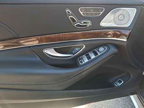 Used 2014 Mercedes-Benz S 550 Sedan image 14