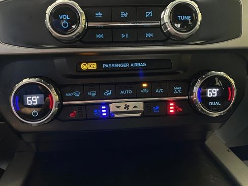 Used 2022 Ford F350 Lariat w/ Chrome Package AWD/4WD image 16