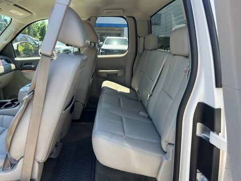 Used 2010 Chevrolet Silverado 1500 LTZ w/ Convenience Package AWD/4WD image 11