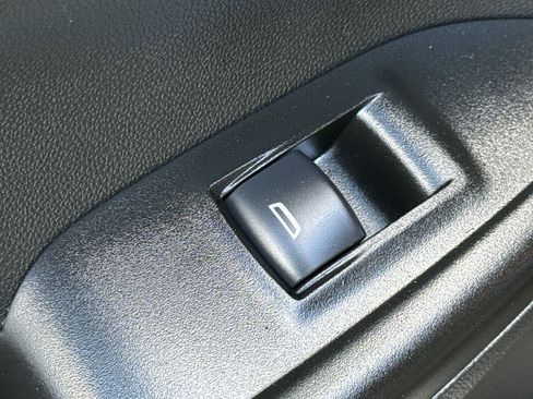 Used 2021 Chevrolet TrailBlazer RS w/ Convenience Package FWD image 30