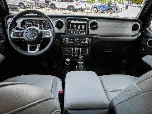 Used 2023 Jeep Gladiator Overland AWD/4WD image 29