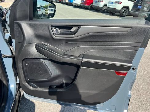 Used 2025 Ford Escape Active AWD/4WD image 26