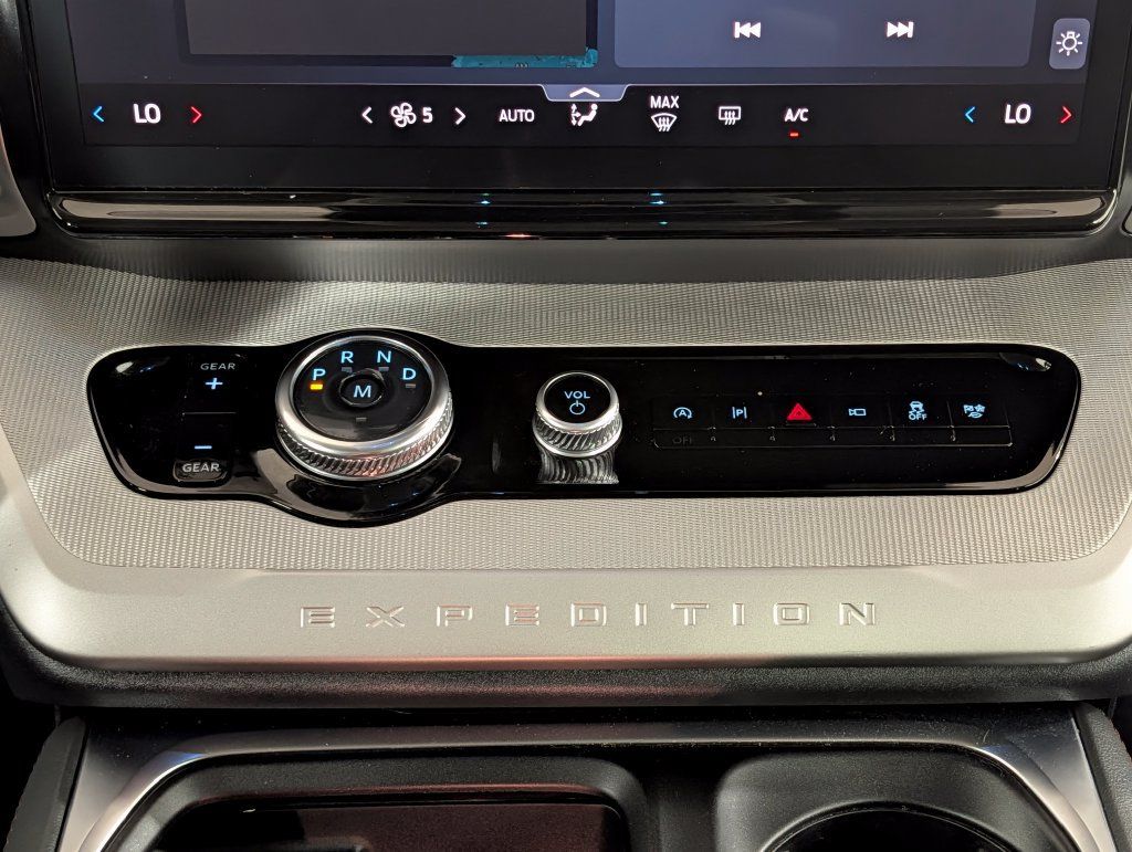 Certified 2025 Ford Expedition Active RWD image 16