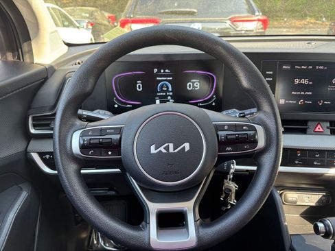 Used 2025 Kia Sportage LX image 34