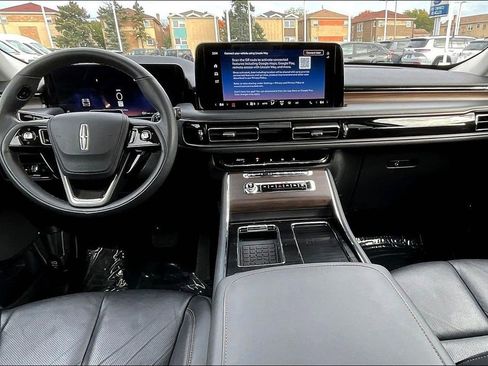 Used 2025 Lincoln Aviator Reserve w/ Jet Appearance Package AWD/4WD image 14
