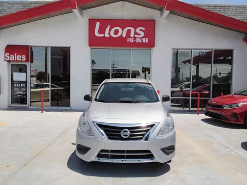 Used 2015 Nissan Versa S Plus image 1