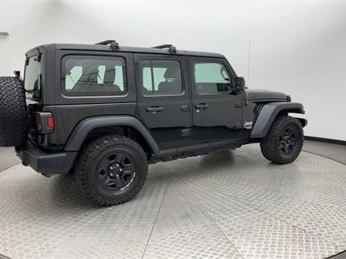Used 2020 Jeep Wrangler Unlimited Sport image 2