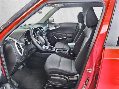 Used 2024 Kia Soul LX w/ Option Group 015 FWD image 21