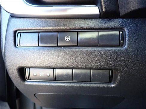 Used 2021 Nissan Rogue SV image 15