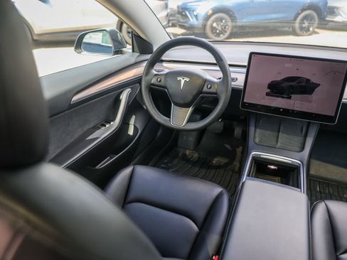 Used 2023 Tesla Model 3 Standard Range image 22