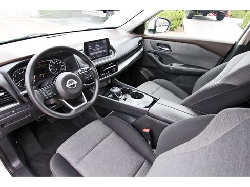 Used 2022 Nissan Rogue SV FWD image 12