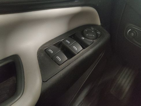 Used 2024 Chevrolet Equinox LS FWD image 27