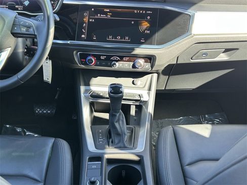 Used 2025 Audi Q3 2.0T Premium image 16