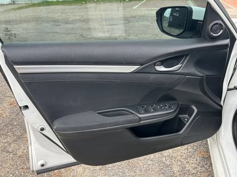 Used 2017 Honda Civic EX-T image 10