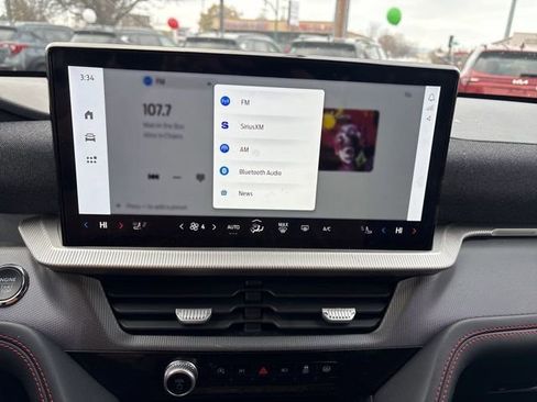 Used 2025 Ford Explorer ST-Line image 13