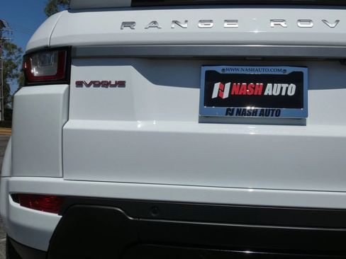 Used 2018 Land Rover Range Rover Evoque SE Dynamic image 11