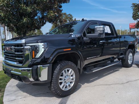 Used 2024 GMC Sierra 2500 SLT w/ SLT Premium Package AWD/4WD image 5