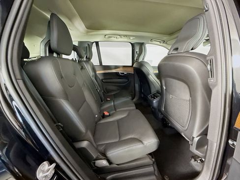Certified 2025 Volvo XC90 B6 Plus image 29