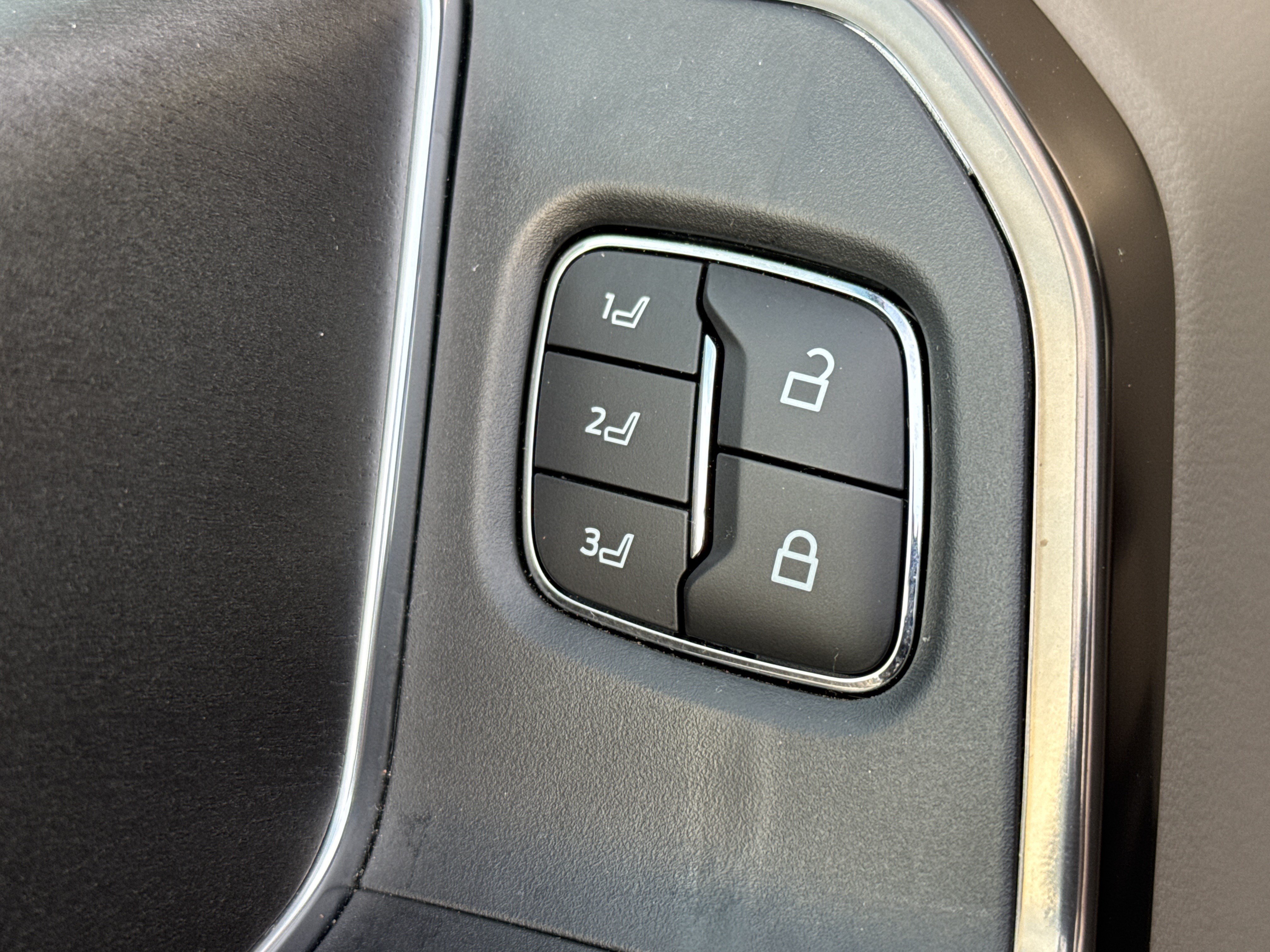Used 2026 Ford F250 Platinum w/ Platinum Plus Package AWD/4WD image 16