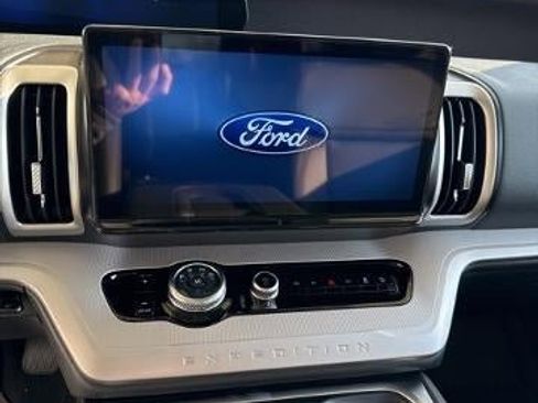 New 2025 Ford Expedition Active image 33