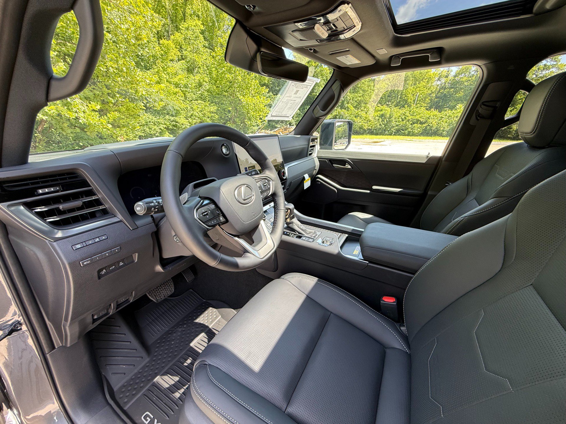 Used 2026 Lexus GX 550 w/ Accessory Package (2T) AWD/4WD image 13