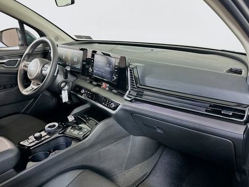 Used 2023 Kia Sportage LX image 23