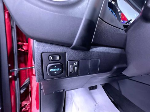 Used 2019 Toyota Corolla LE w/ LE Premium Package w/Moonroof FWD image 16