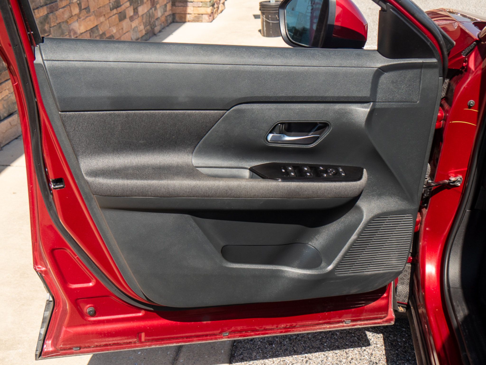 Used 2025 Nissan Kicks SV AWD/4WD image 10