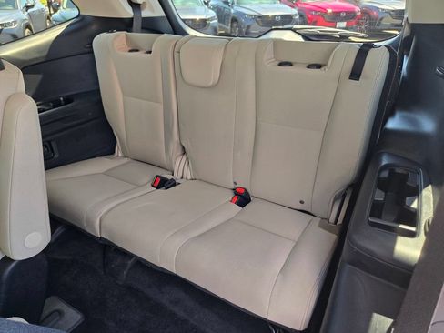 Used 2022 Subaru Ascent Premium w/ Convenience Package AWD/4WD image 15