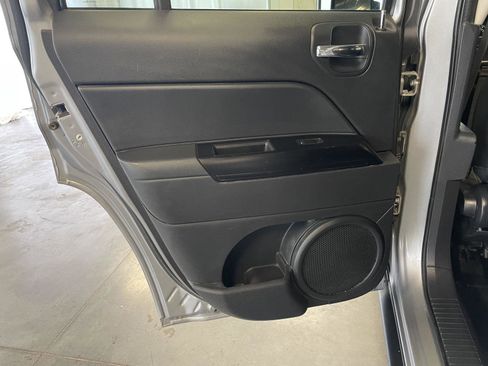 Used 2016 Jeep Patriot High Altitude image 24