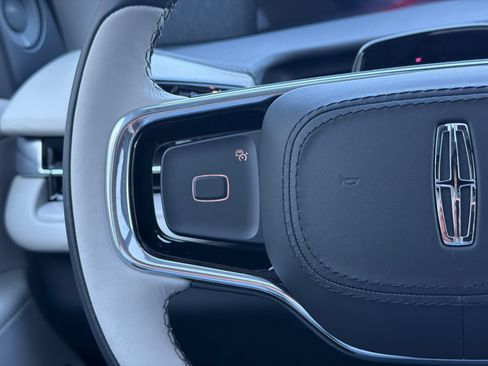 New 2026 Lincoln Navigator L Reserve AWD/4WD image 23